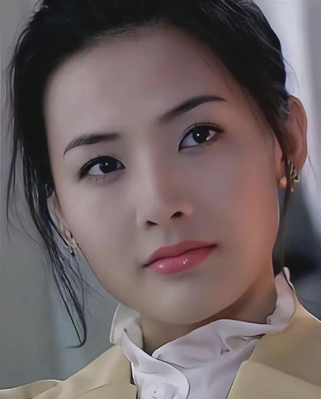 说实话，她真的很漂亮，但我一点都不喜欢她，可能是因为她演电视剧都扮演的坏人吧！#