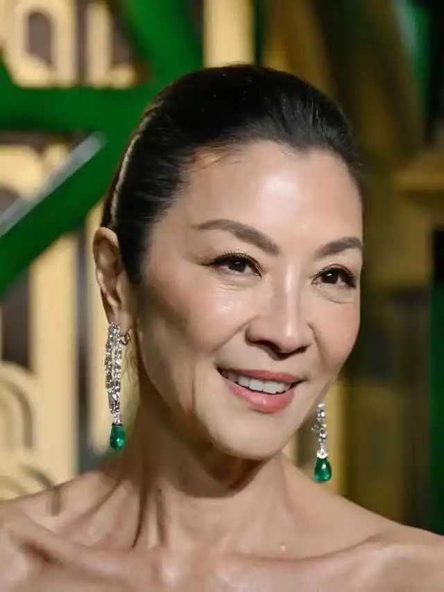 骨为阳肉为阴、阳占阴位主大凶。这个凶是对婚姻的凶，对事业还是利好的。这种骨相重的