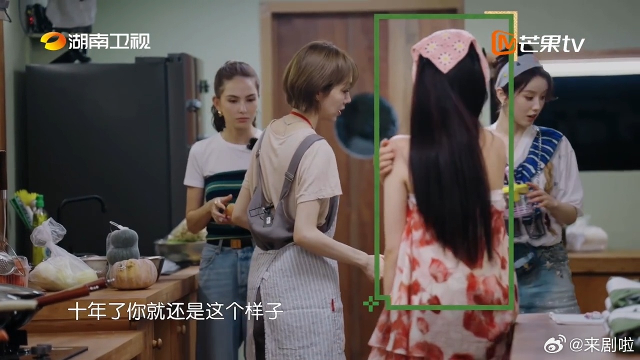 靳梦佳爆哭中餐厅 看完只想说，那些看起来游刃有余的人，背后都是这样一次次跟自己的