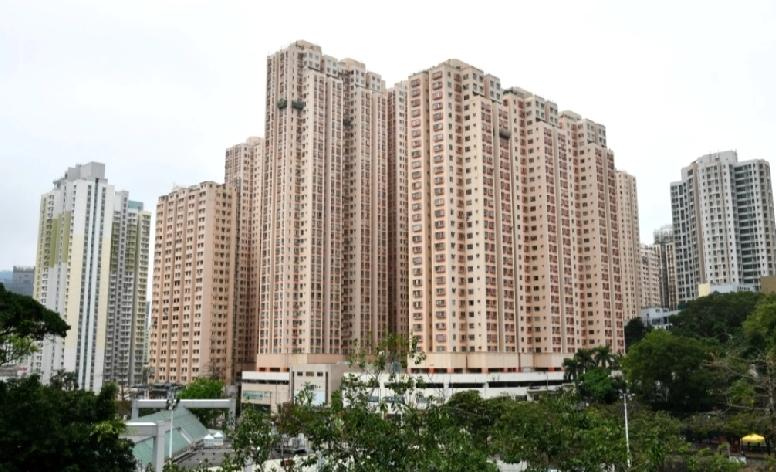 香港牛头角道77号淘大花园，今日（4月3日）下午5时许有保安报案，指发现一名男子