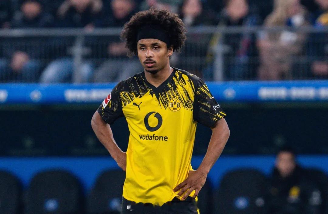 德国天空体育消息，仍在努力续约阿德耶米，不过这个问题很复杂，并且双方至今没有达成