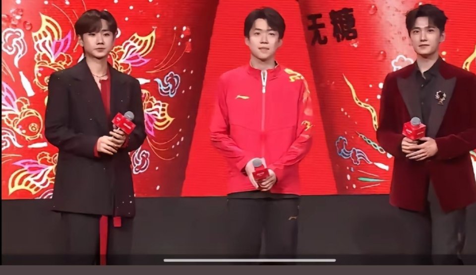 可口可乐代言人 这不是挺棒的一次梦幻联动，也不知道有些人在吵什么，而且他们三根本