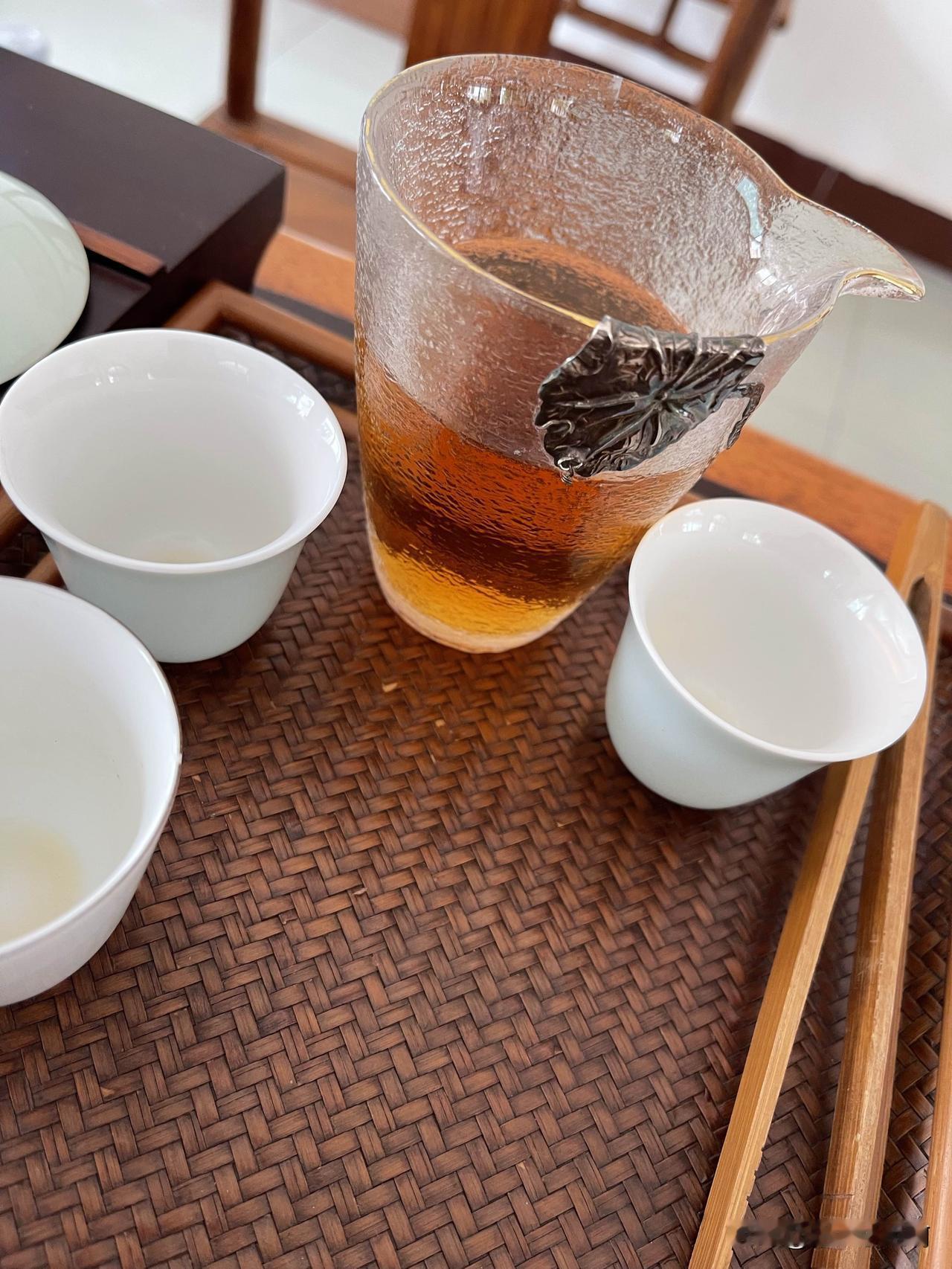 喝茶,一定要懂茶吗? 不需要刻意去懂，茶这东西很奇怪，不管你懂不懂，好茶喝过之后