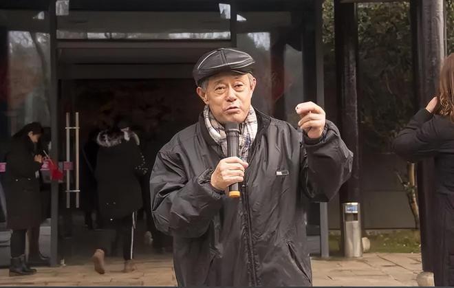 一句“未参与、未经手、不知情”就可以将所有的责任都推卸掉，南京博物院的徐湖平是不