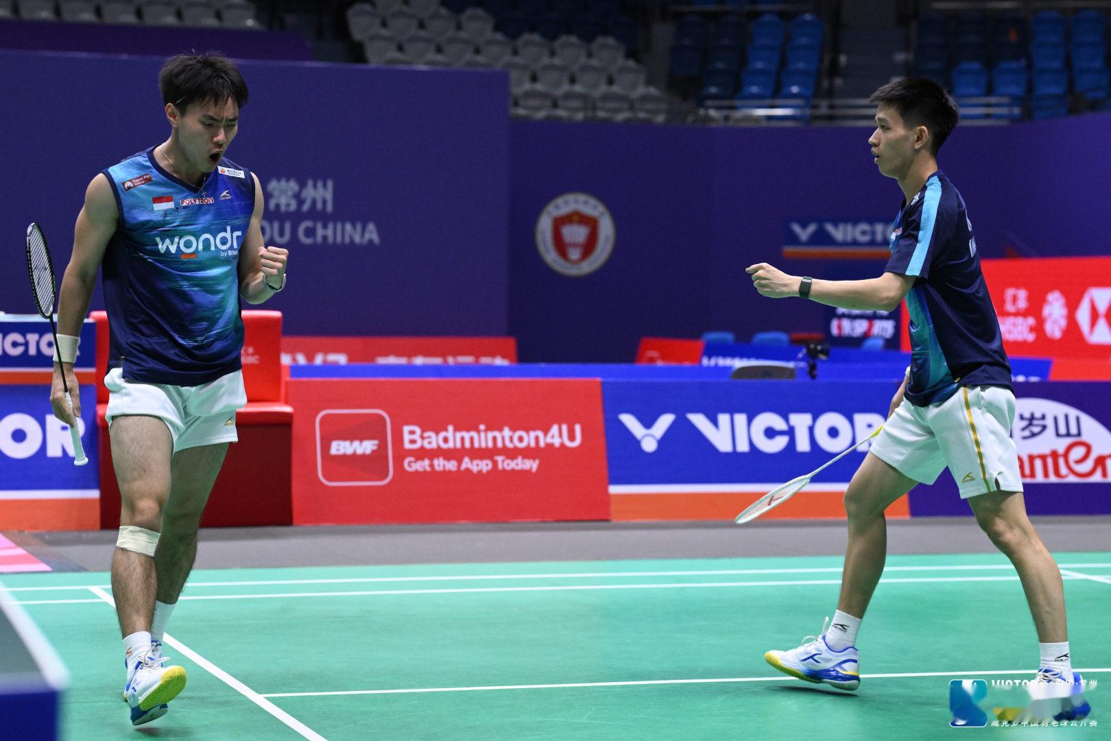 因陀罗/华金🇮🇩 21-13、19-21、21-16 李芳至/李芳任下轮：陈