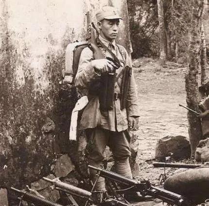 1943年8月，22岁的张全忠随部队向东穿过津浦路，在淮北十里长山突遇鬼子，第1