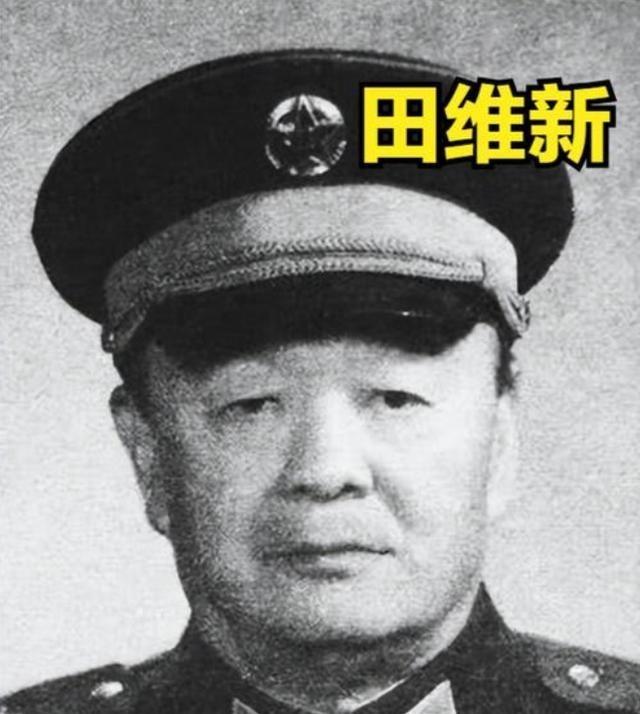 1949年，一个杀手闯进了杨勇的房间中，还用枪顶住杨勇的脑门
杨勇1913年出生