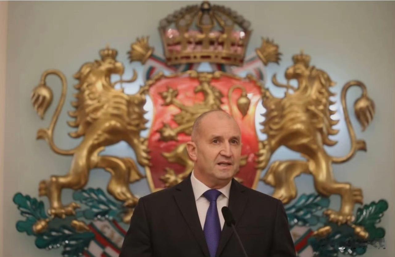 保加利亚选民在周日的投票中明确支持承诺变革并打击腐败的政治人物，对过去十年占主导