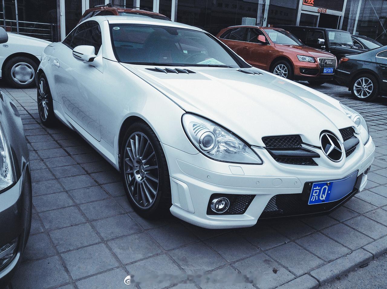 两辆SLK 55 AMG，图1-4是一辆美规，小框小桔灯图5-6是曾经在花乡拍的