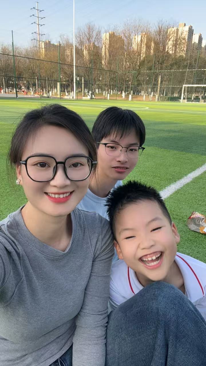 强者活在事情里弱者活在情绪里早安！ 西安