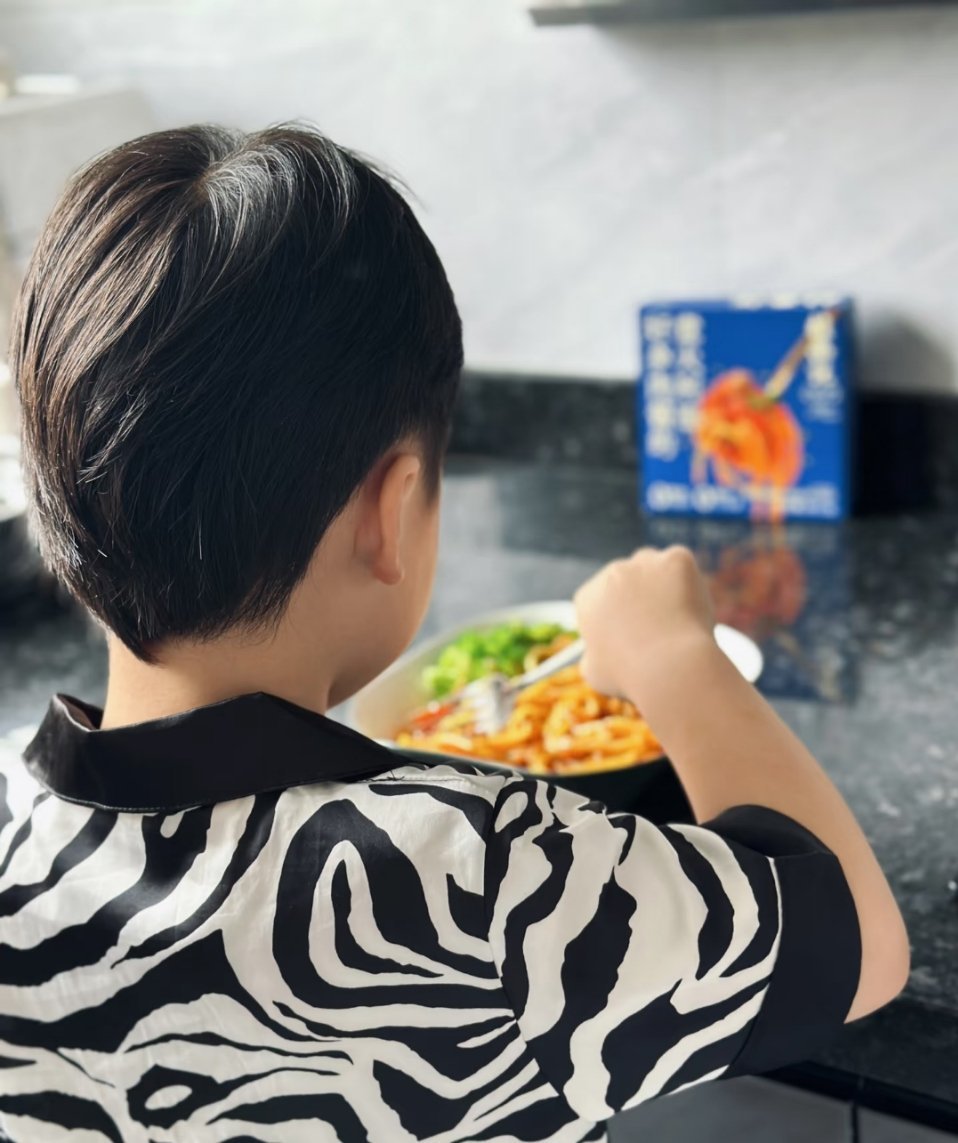 婚姻生活坦白局婚姻不是被鸡毛蒜皮掩埋的黯淡，而是烟火升腾时散发的甜蜜光芒，带娃生