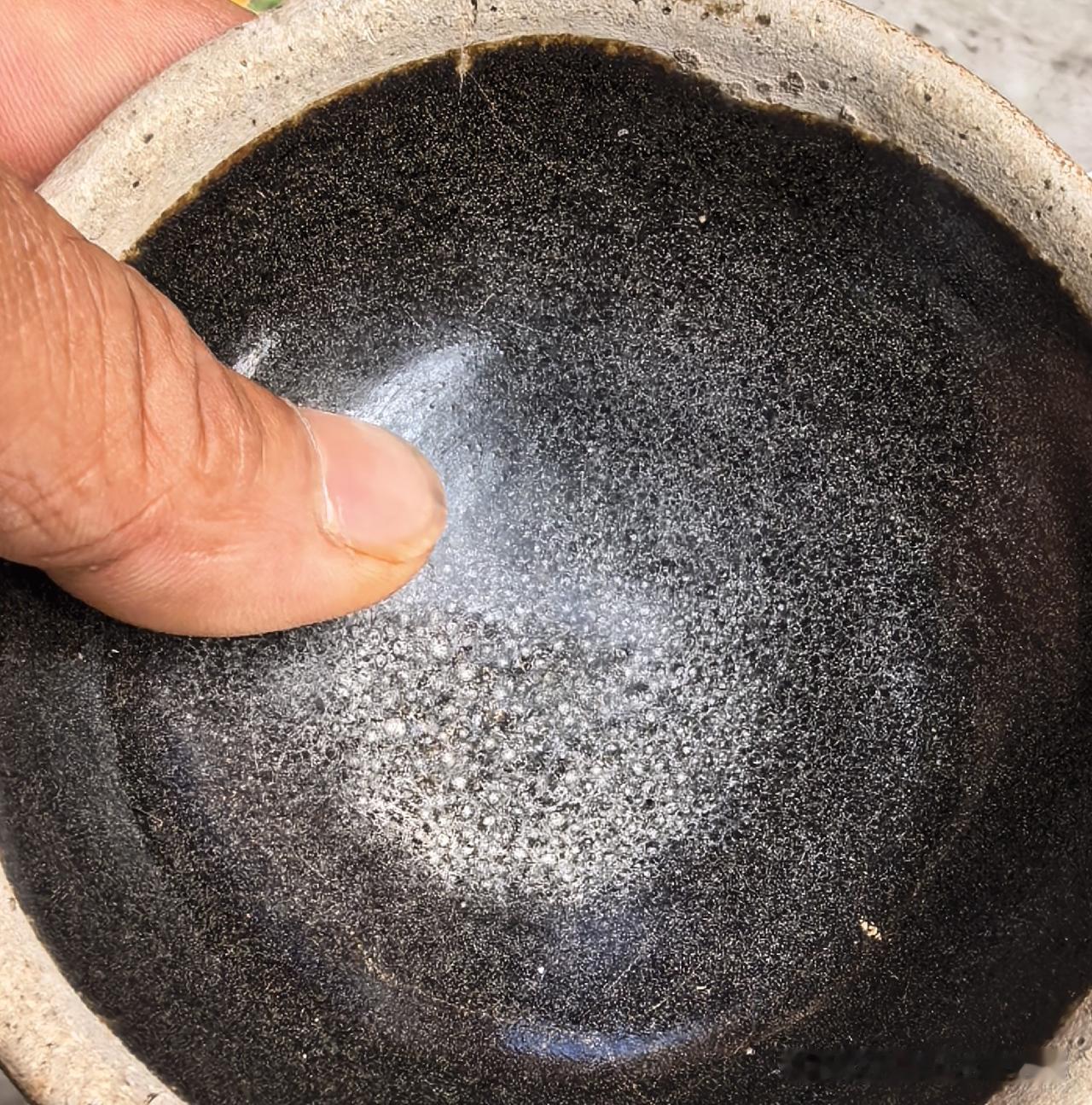 瓷器中的宋代吉州窑系
瓷器收藏中以宋瓷素雅为美，你看此茶碗釉感是真的自然美，口沿
