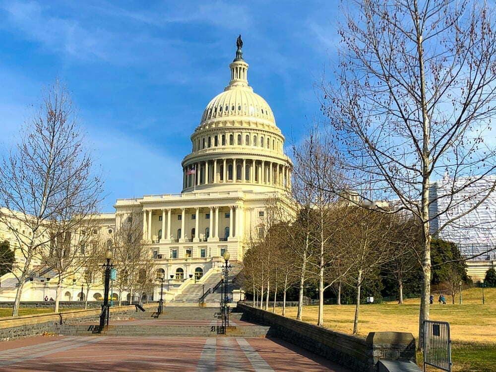 😱突发劲爆新闻：政府停摆40天将要结束

川普总统今天下飞机对记者说：政府停摆