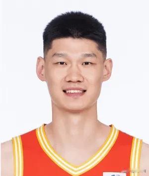 我建议啊，郭士强国家队先别征召胡金秋，他实在是太累了，真得让他好好歇几天。这个总