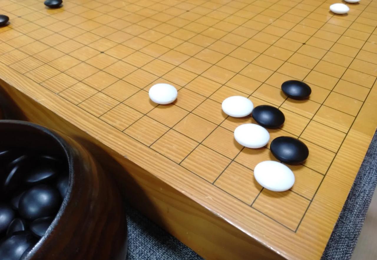 女子国手赛再燃战火


四圣故里~白水县位于陕西，也是有名的苹果之乡。中国围棋协