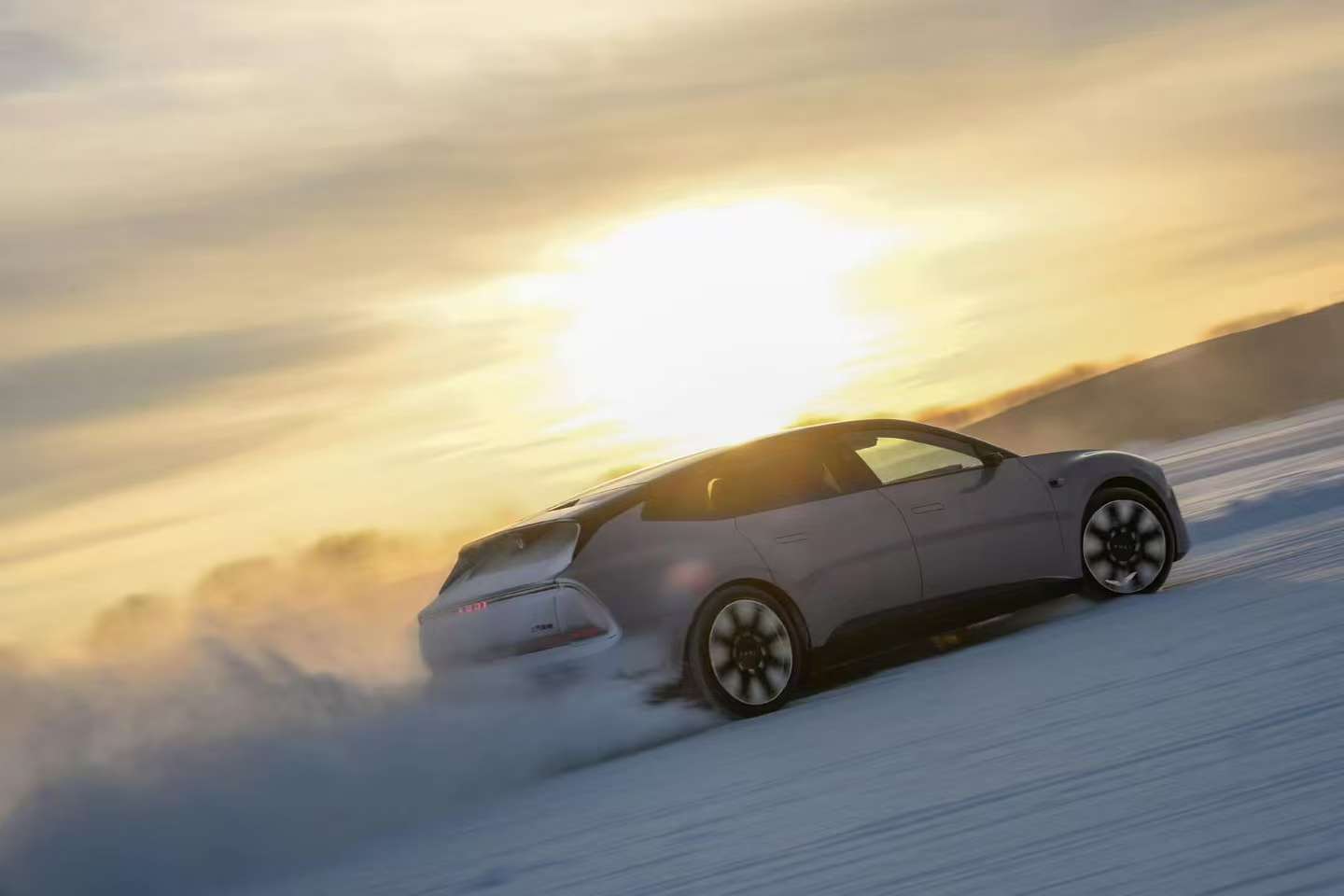 恭喜张晚意解锁新搭子奥迪E5作为奥迪全新电动车设计语言在华首发力作，奥迪E5 S