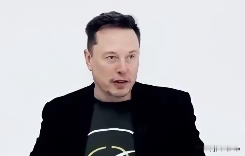 美国科技巨头马斯克今天发文说：“可能很多人还不知道，SpaceX 已经将重点转移