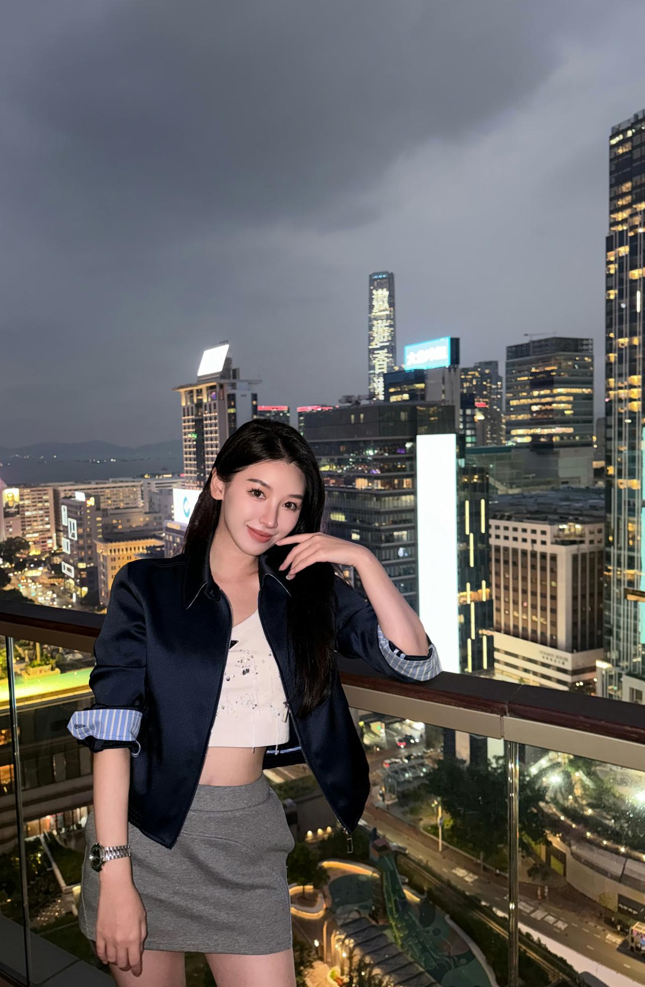 城市灯火在身后亮起，我在晚风里，接住属于自己的星光✨夜醒皆是温柔
