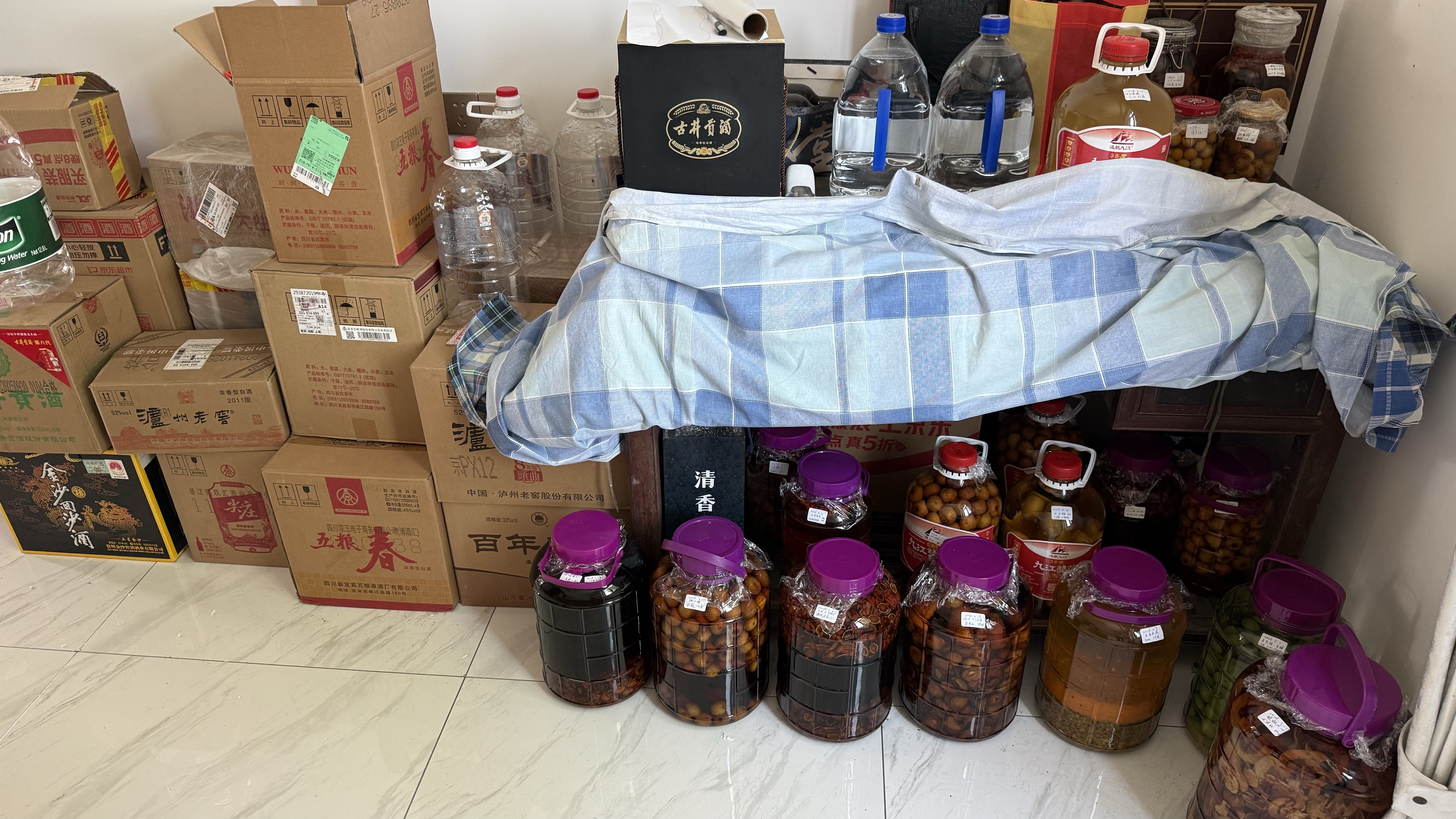 我一粉丝天天晒他泡的酒，给我这不喝酒的都看馋了，泡的酒这么好喝吗？ 