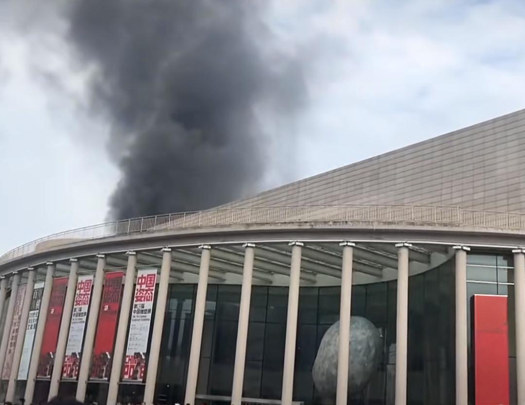 今天都1 月7 日了，才得知1月3日“湖北美术馆”着火了！ 也许是当天有更炸裂的