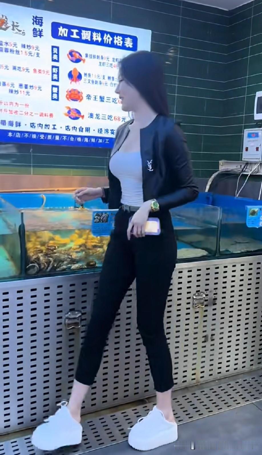 幸得识卿桃花面，从此阡陌多暖春[比心]