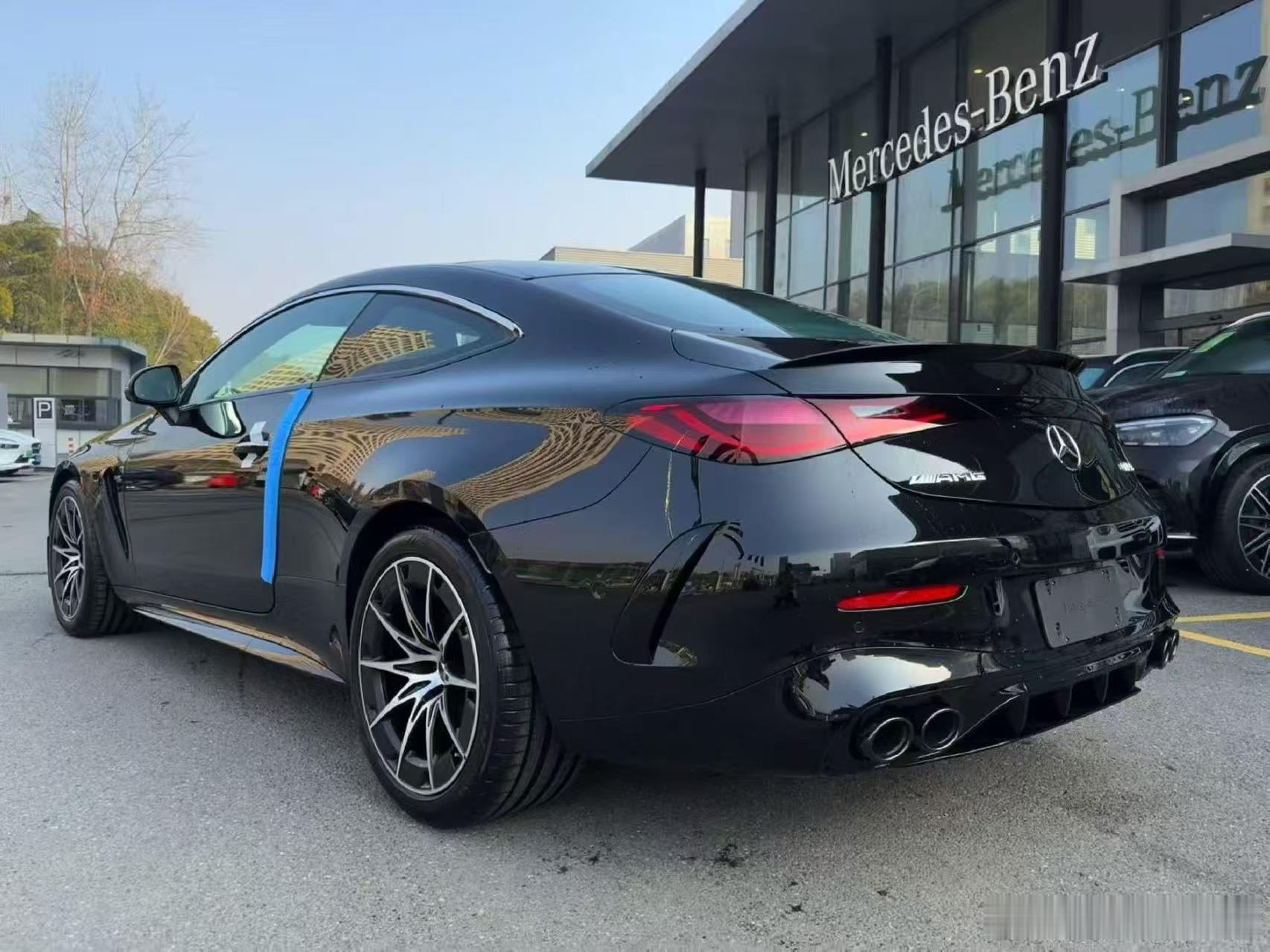 奔驰CLE53 AMG 黑黑 裸配 指导价720800元全款优惠5.8万 南区空