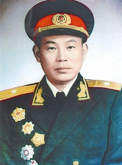 当年，志愿军缴获了3000条毛毯，欢呼雀跃之际，89师政委王直却下令：全部剪碎！