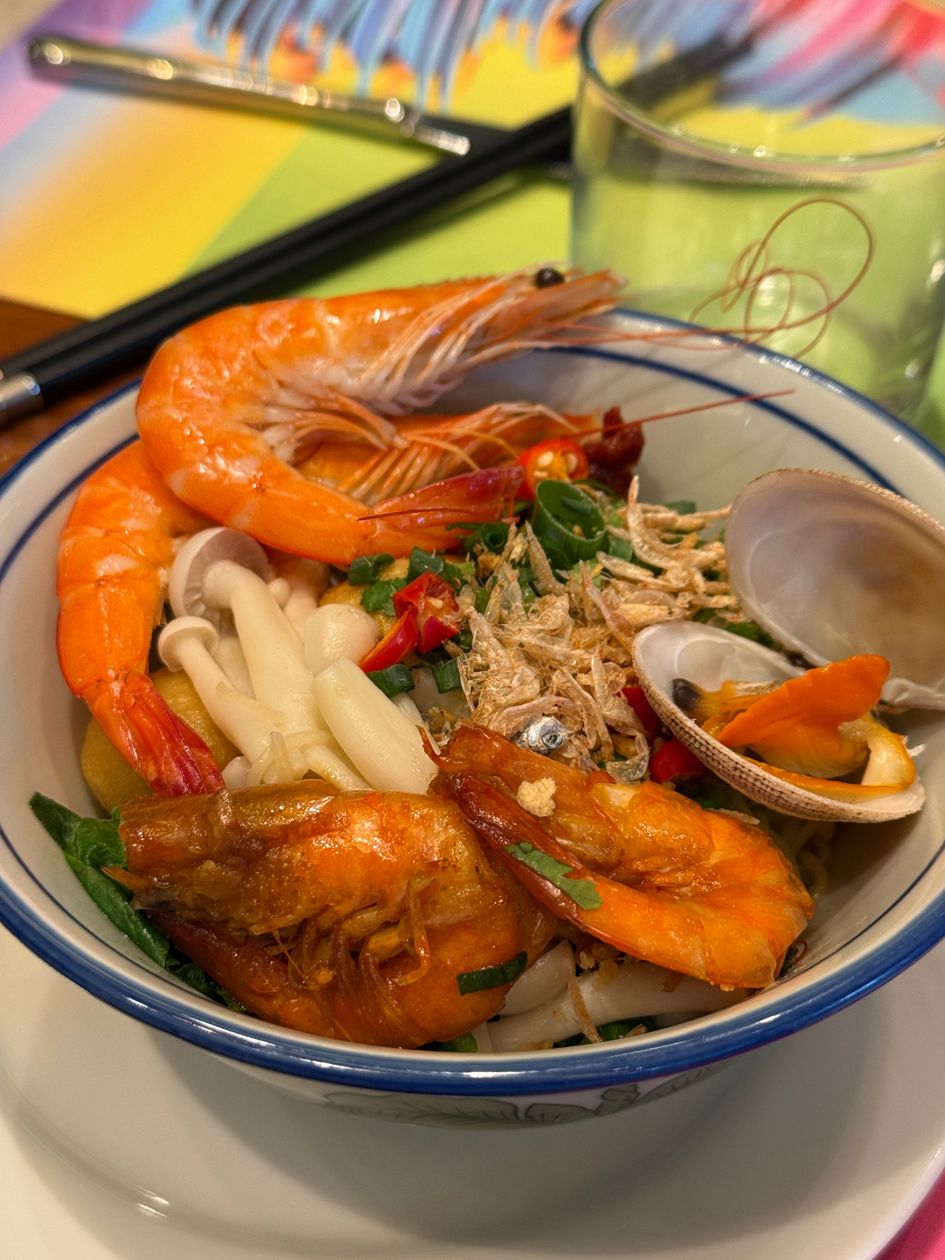 自己调了一碗和方便面封面图一样的面，为什么吃起来没有方便面带感呢