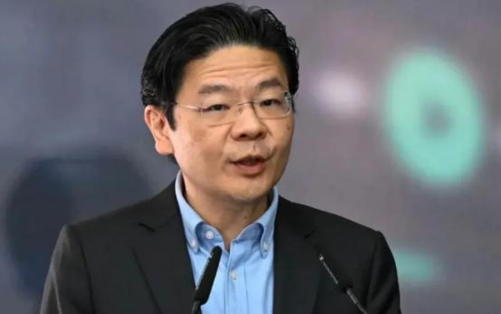 新加坡近期对华态度急转直下。从总理黄循财在钓鱼岛问题上脱口而出"尖阁诸岛"的日本