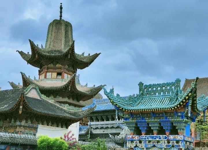 意大利250座清真寺。
比利时340座清真寺。
荷兰480座清真寺。
西班牙19
