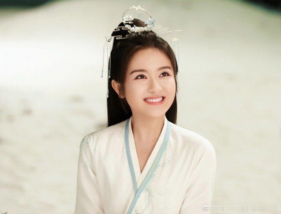 #李兰迪 剧里虐完收官视频更虐# 哎呀，李兰迪在剧里的表现真是让人心疼啊！收官视