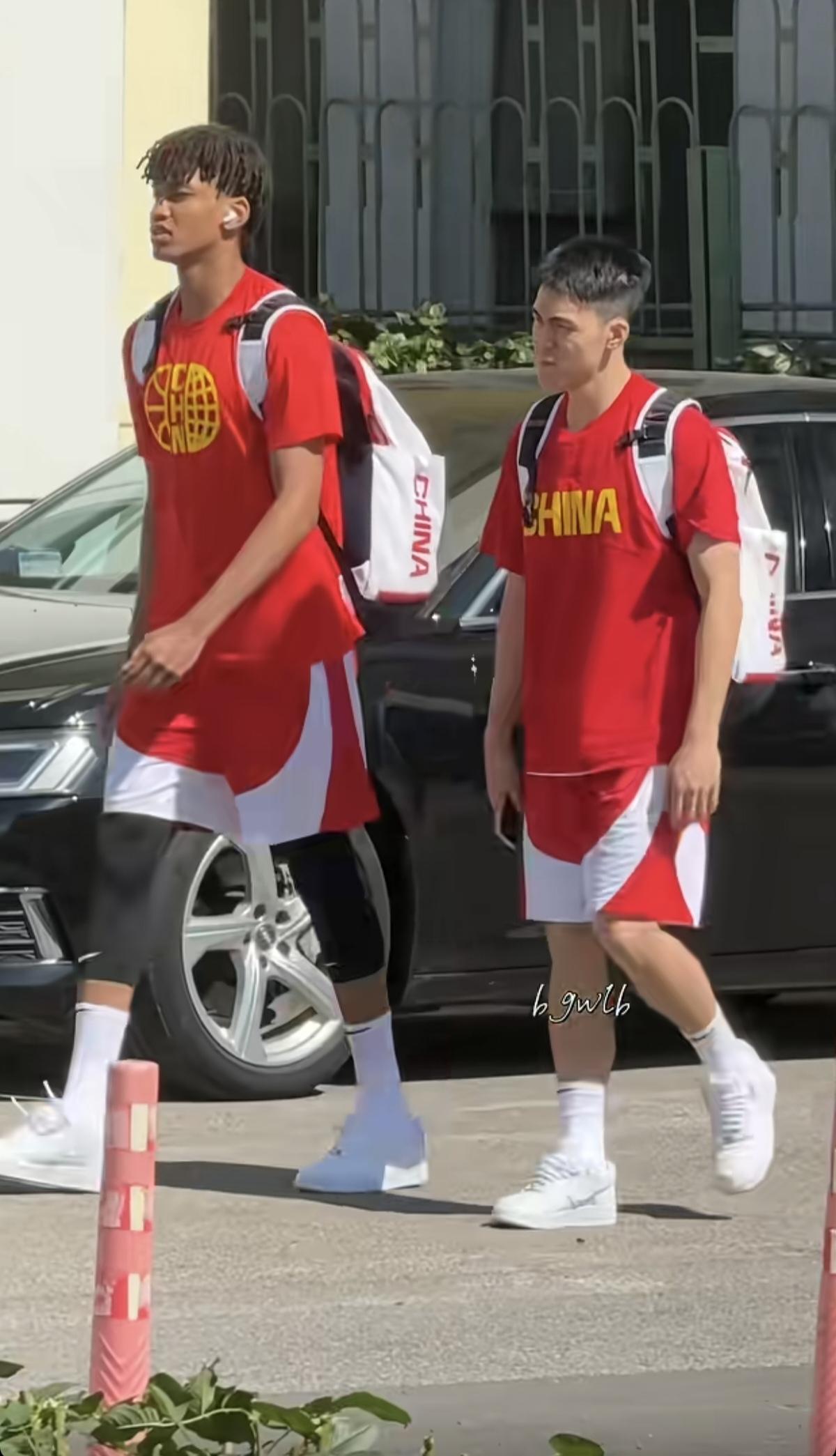 中国男篮短训练营，有一位真正的陪练，他就是江苏肯帝亚男篮庞峥麟的队友蒋浩然。不知