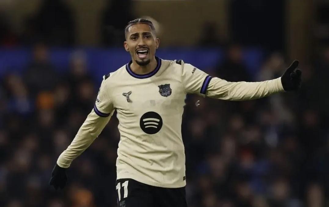 62球助仍无缘最佳阵容？巴萨飞翼成FIFA年度最大遗珠 爱妻怒轰评选不公凭借赛季