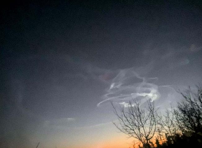 第三次世界大战主要大国之间的对决一定先从太空开始，到时太空中会有无数卫星被摧毁，