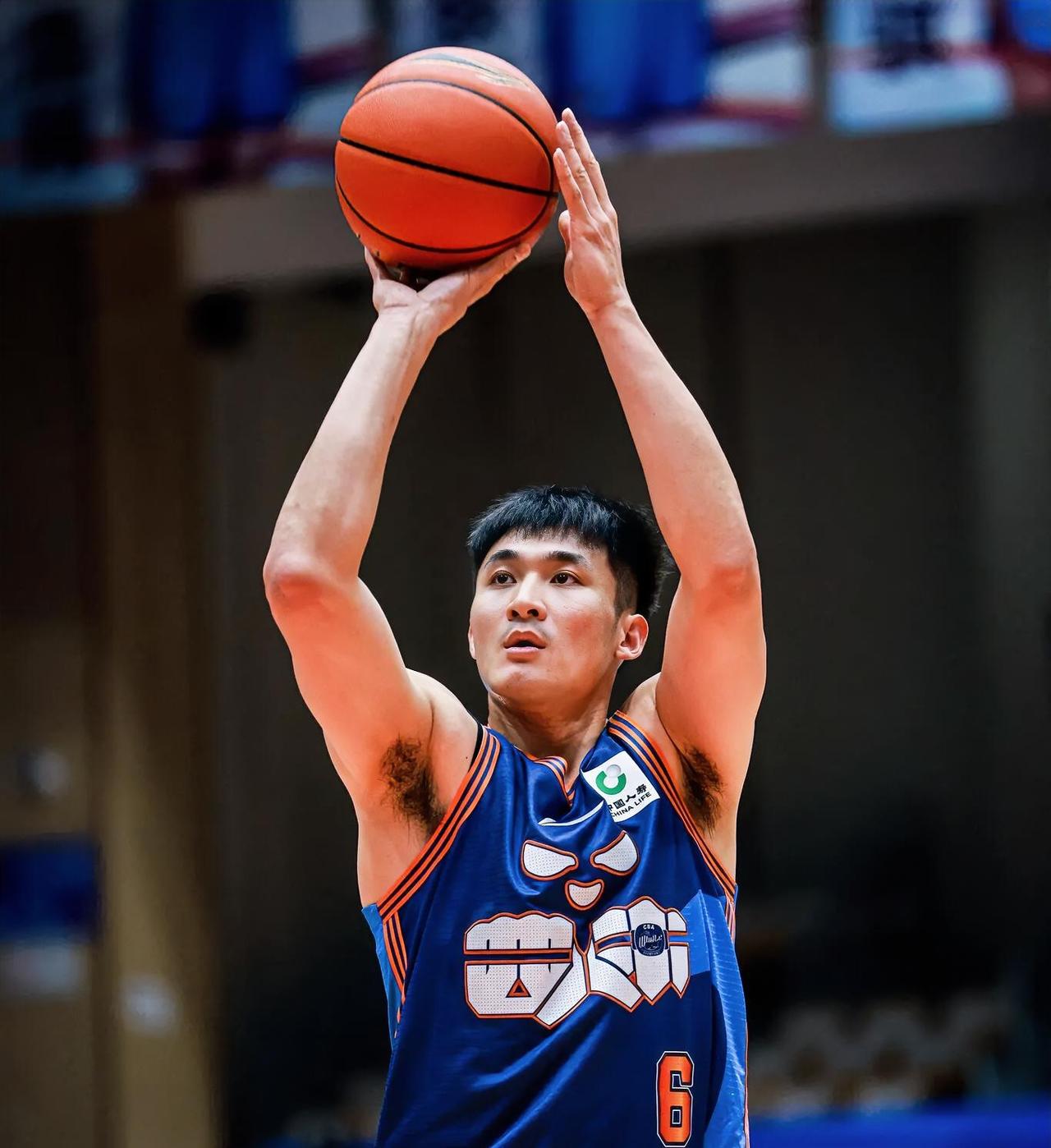 四川男篮洪辛真是让人刮目相看！在今天四川客场以113：126不敌深圳的比赛中，洪