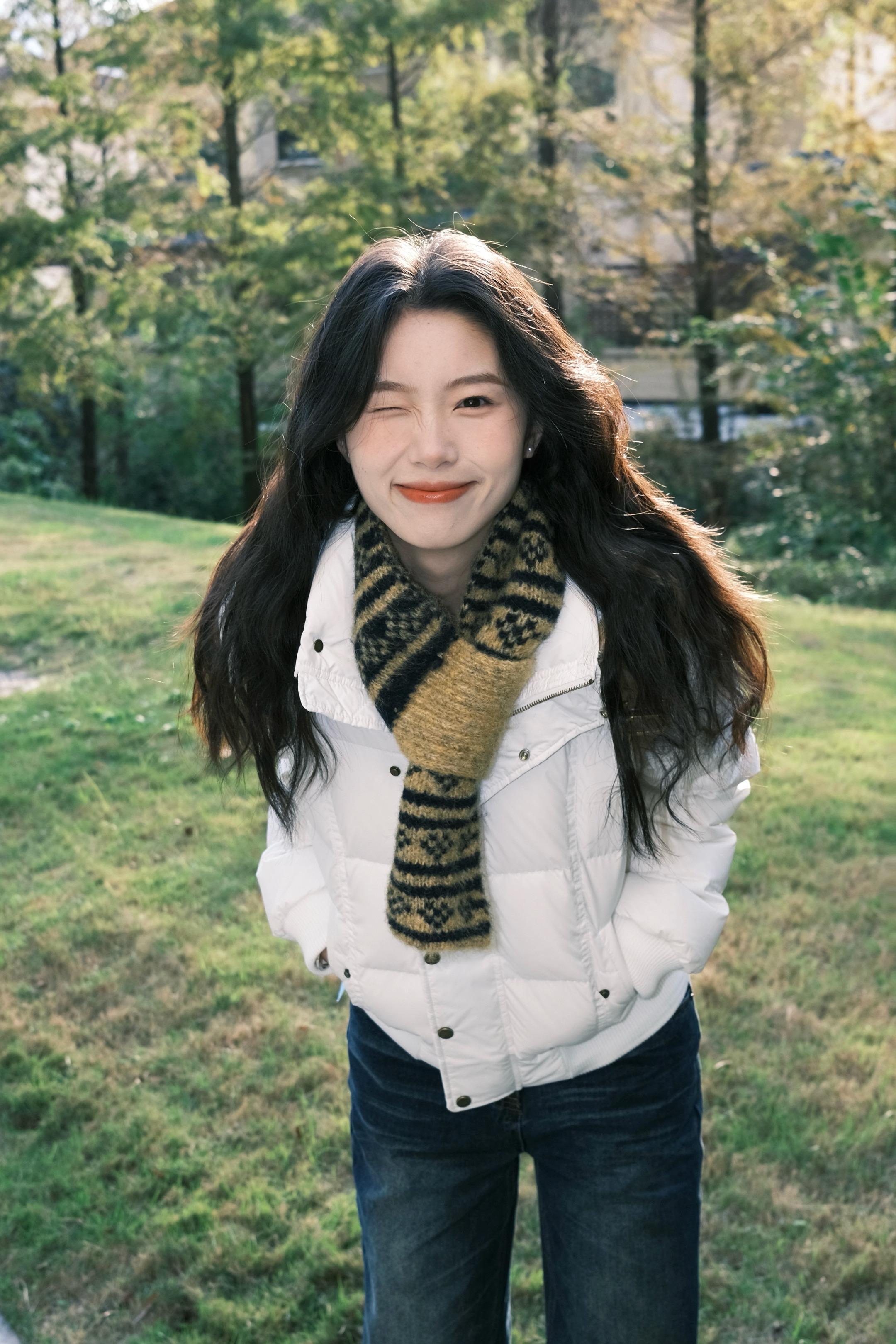 我常常感叹人与人之间的关系如枯叶般易碎。