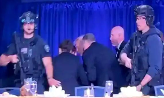 美国凶手选的真是时候。
 
美国华盛顿特区的希尔顿酒店里，一场名流云集的白宫记者