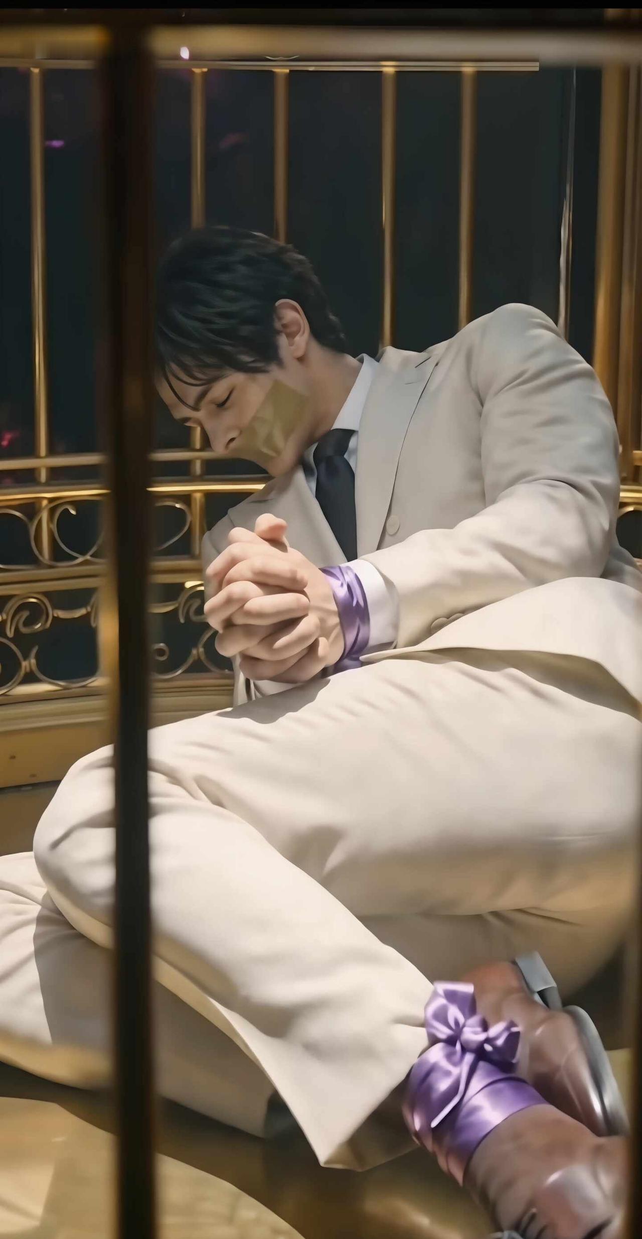 小王子眼中的魅力VS教父眼中的魅力
教父以为的有魅力：
1.当面脱衣服游泳，秀身