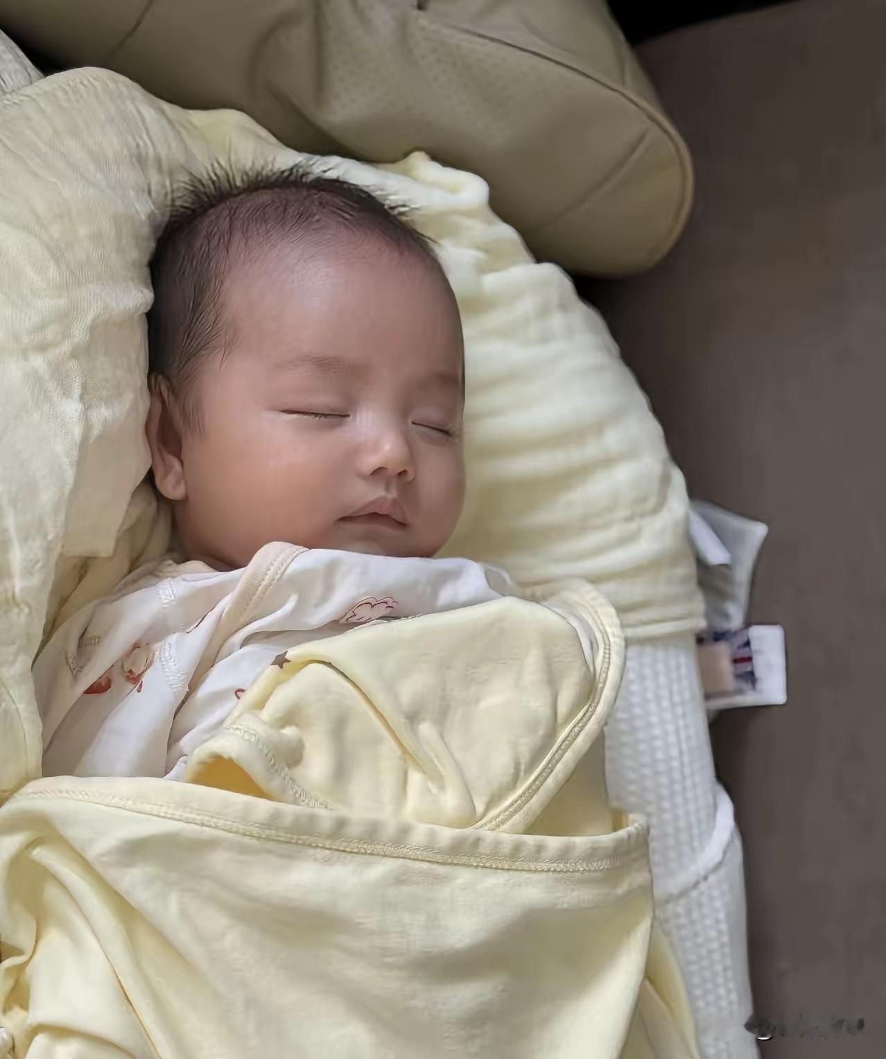 产检一直说是女儿，老公天天盼小棉袄，生出来是儿子，他当场破防
 
产检一直说是女