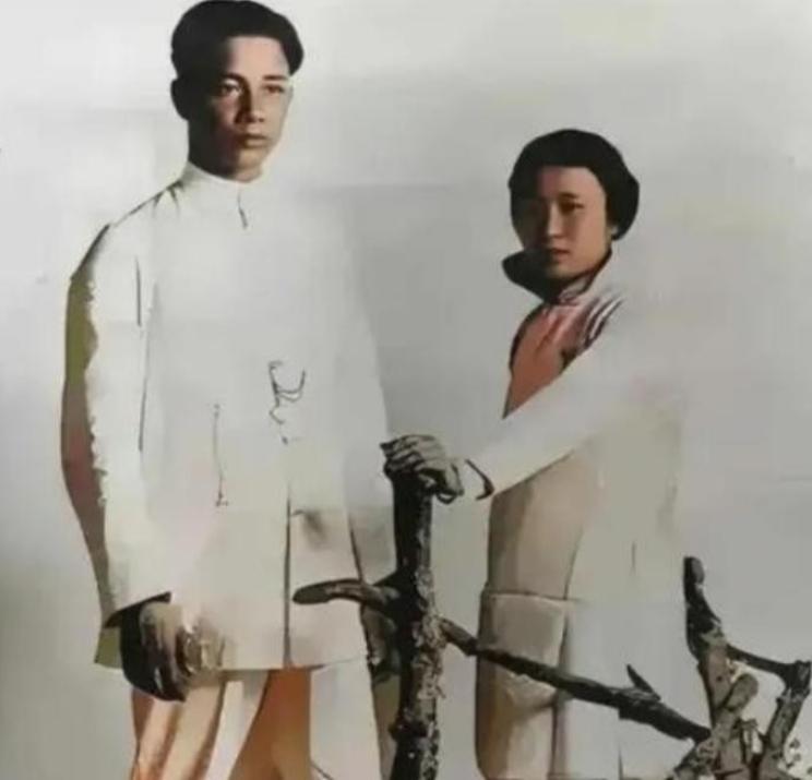 1949年上海解放后，宋庆龄曾向毛主席求情，希望对一人网开一面，宽大处理，毛主席