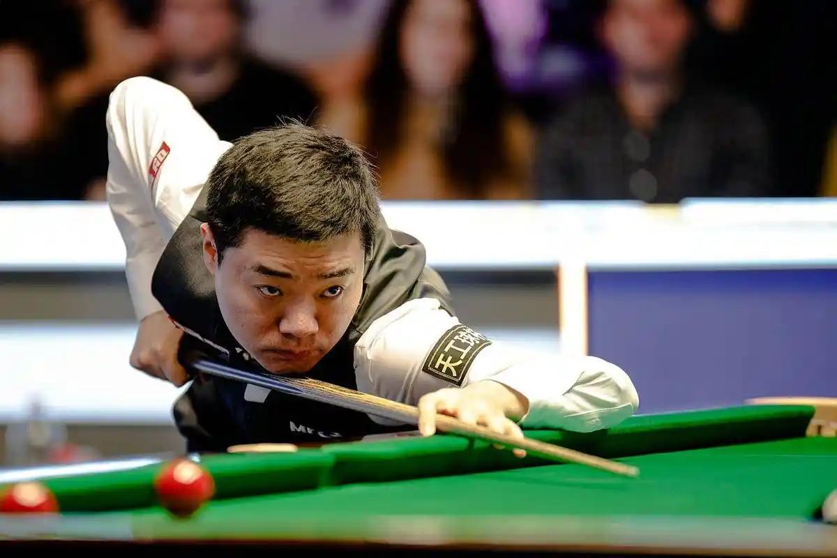 丁俊晖和大卫·吉尔伯特最新战报（2026年斯诺克世界锦标赛1/16决赛第一阶段）
