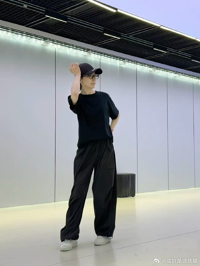 谢楠第一次爱的人唱跳完成度谢楠一晚上忙坏了这一晚的谢楠属实全程高能在线，切换多种