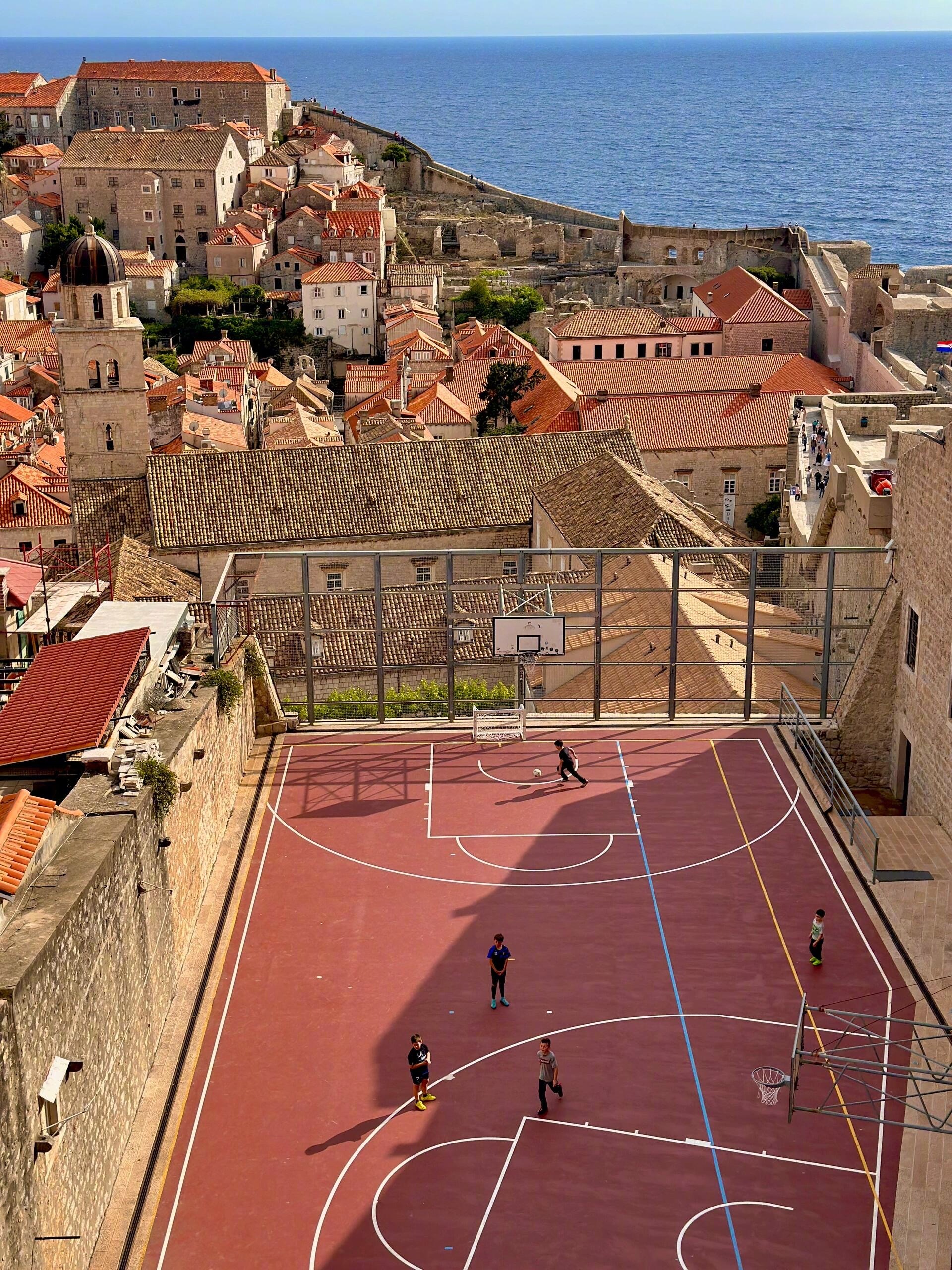 🇭🇷全欧洲最美篮球场｜杜布罗夫尼克  杜城老城区这个篮球场被评为全球最佳球场