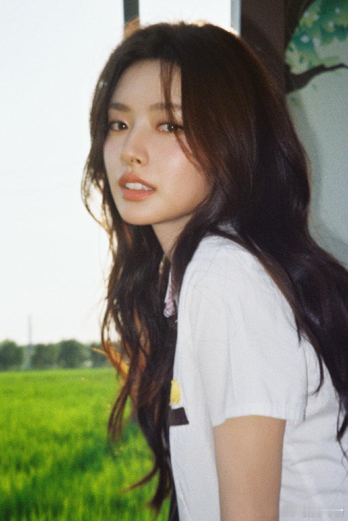 谁给徐若晗递个现偶本子徐若晗完全就是现偶天选，整张脸都充满了胶原蛋白，而且特别的