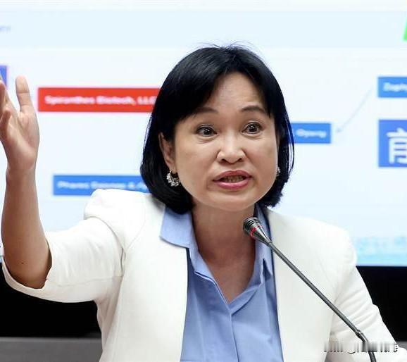 高雄柯志恩蓝白合可以
但如请柯文哲站台需慎重！

竹北市长蓝白合破局之后，国民党