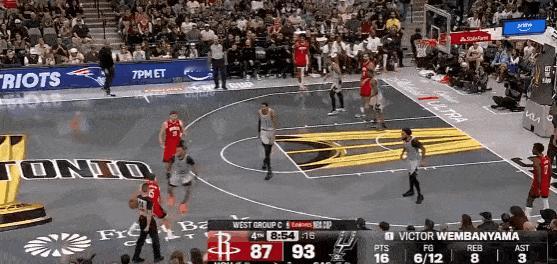 夸张！文班亚马张开长臂，无情站帽贴脸封盖申京

直接来个站帽，这球真是结结实实一