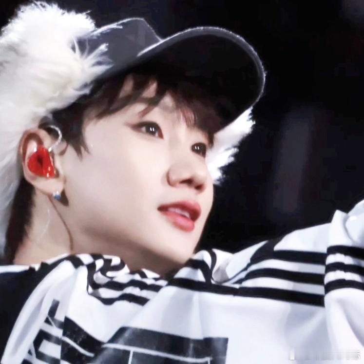 以为误入了什么韩豆fm是汪苏泷呀 ​​​