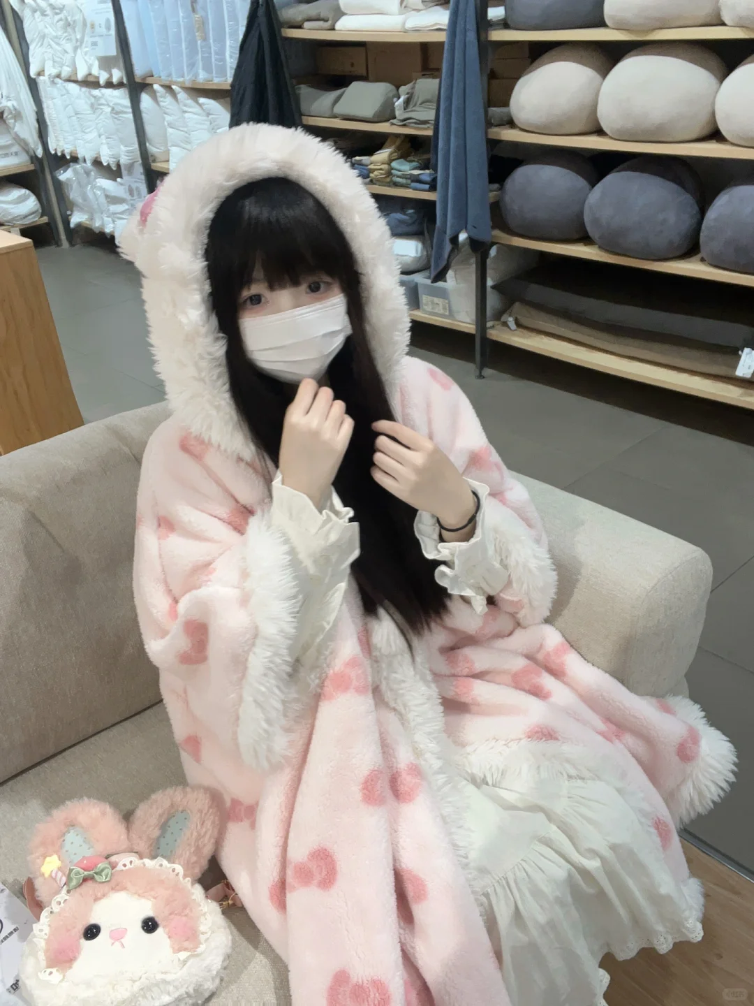 毛茸茸≽^•༚•🎀≼