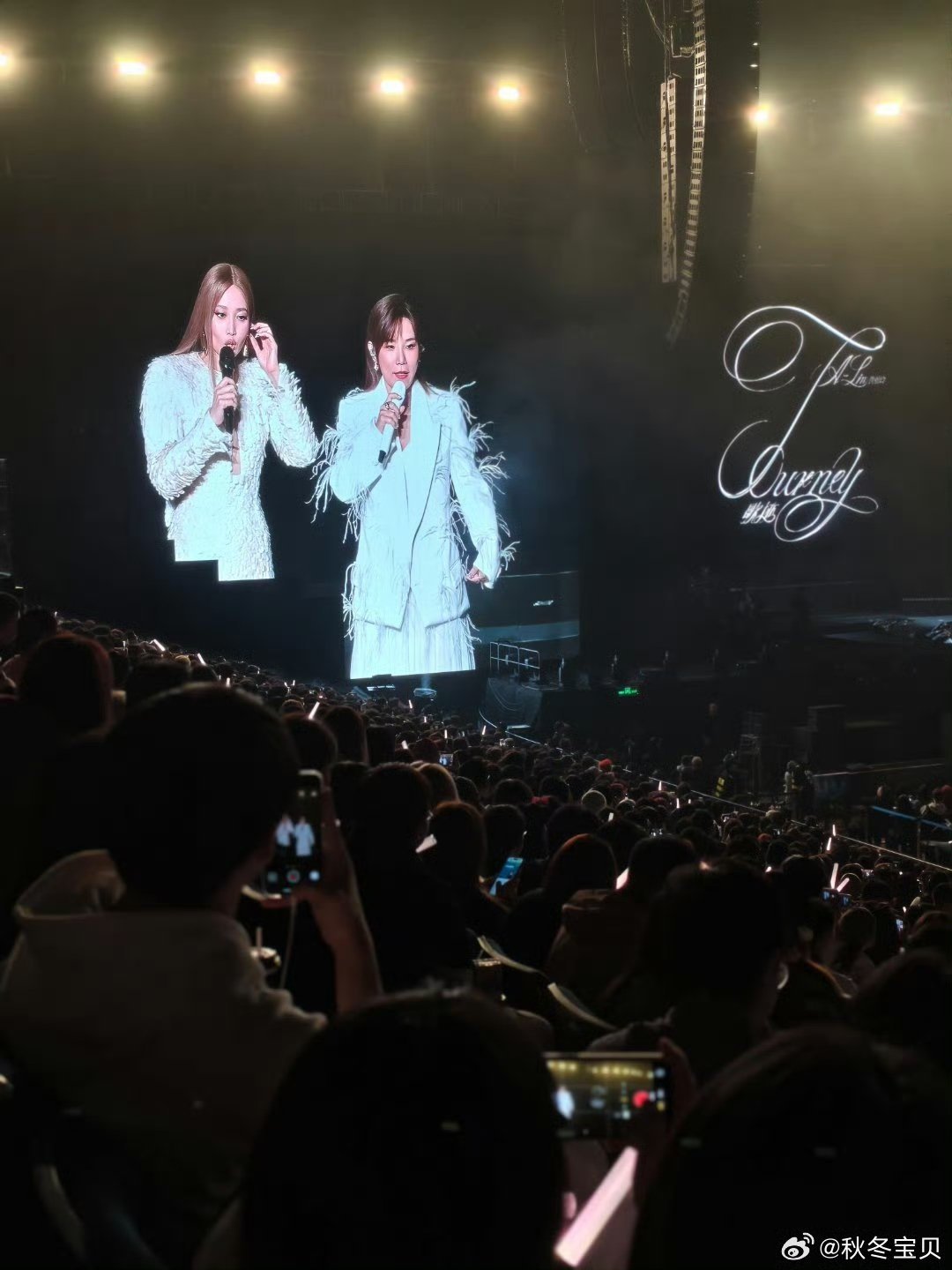 李佳薇ALin对抗路合唱 “玲薇不乱”一开口就是王炸！两个行走的CD机同台对飙，