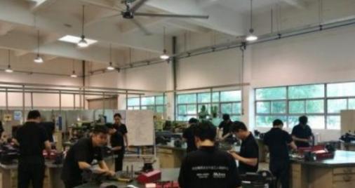 德国安的什么心？德国把好几个国家级重点实验室搬到了中国，而且是整个团队带家属过来